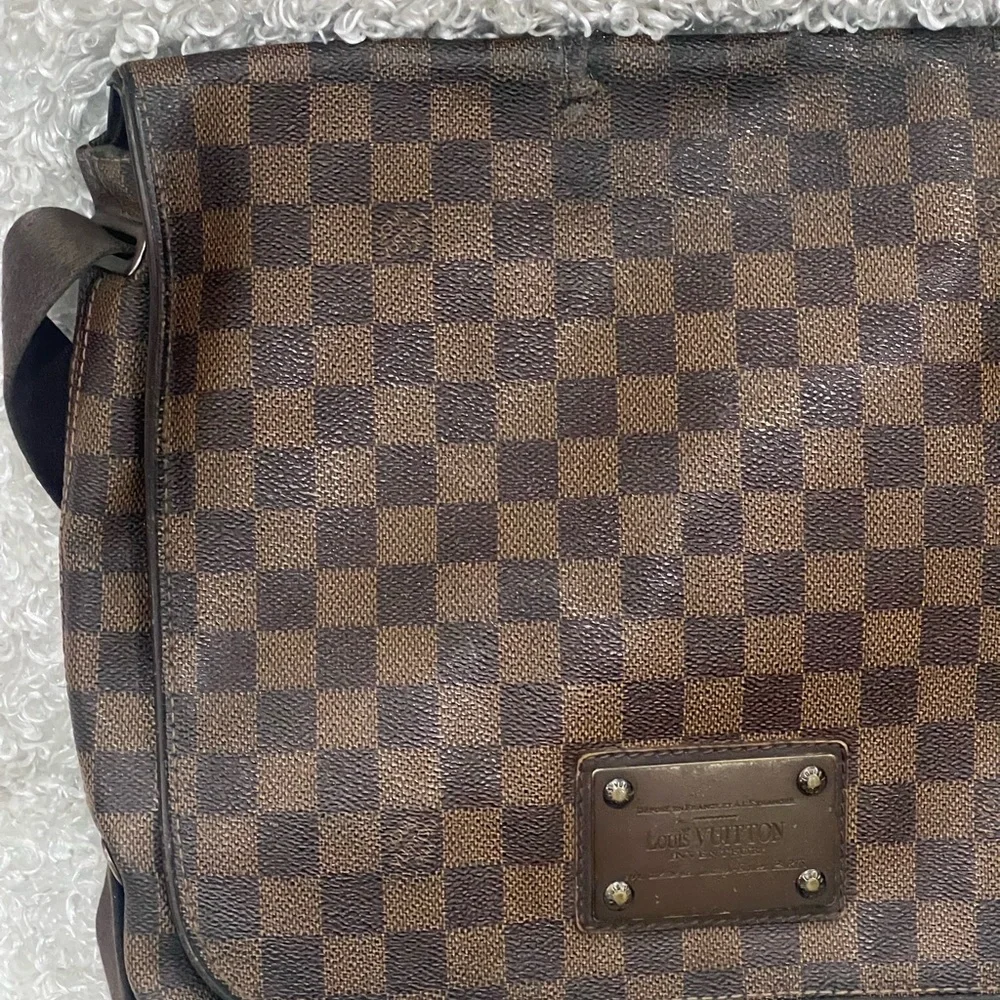 Louis Vuitton Damier Brooklyn MM Messenger bag